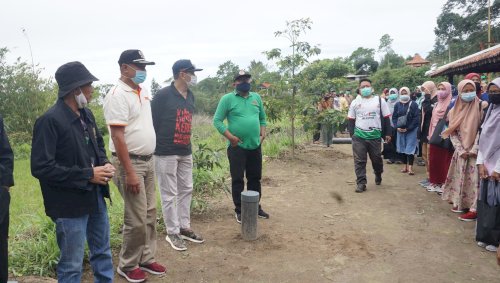 Menanam 2000 Pohon di Girpasang