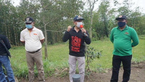 Menanam 2000 Pohon di Girpasang