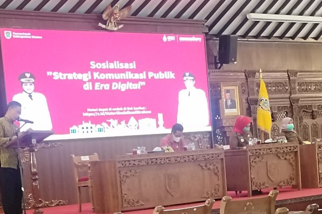 SOSIALISASI "STRATEGI KOMUNIKASI DI ERA DIGITAL"