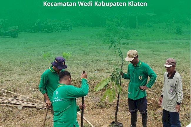 PENANAMAN DI LAHAN KRITIS DI BUKIT MERAK DESA JIWOWETAN KECAMATAN WEDI