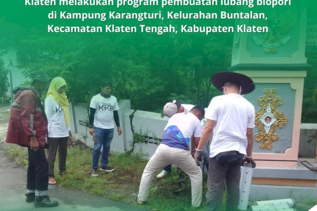 PEMBUATAN LUBANG BIOPORI BERSAMA UNIVERSITAS MUHAMMADIYAH KLATEN DI KECAMATAN KLATEN TENGAH