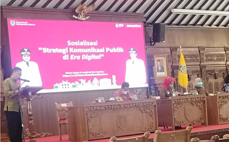 SOSIALISASI "STRATEGI KOMUNIKASI DI ERA DIGITAL"